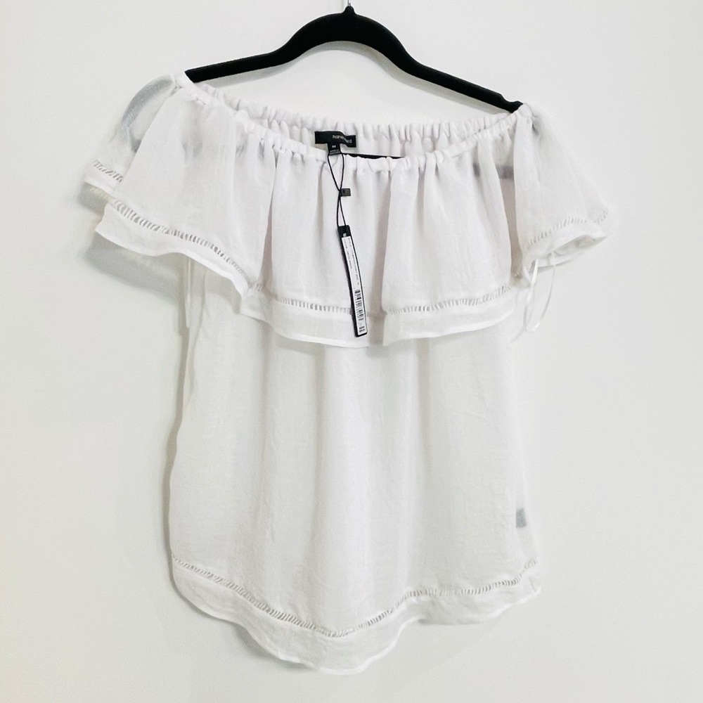 NWT Harvé Bernard White Off-Shoulder Ruffle Top – Size M